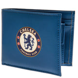 Blå pung med Chelsea FC-logo, bi-fold design, flere kortlommer, officielt licenseret produkt.