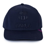 Navyblå kasket med FC Barcelona logo og "BARÇA" tekst foran, lille stribedetalje på skyggen.