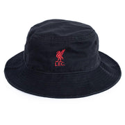Sort bøllehat med Liverpool FC-logo på fronten og bred skygge.