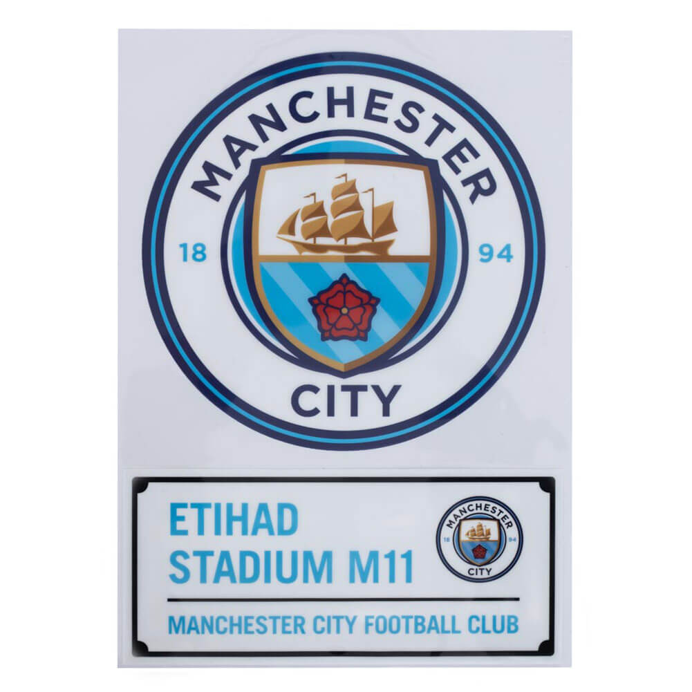 Manchester City logo med skib og rød rose, tekst: "Etihad Stadium M11, Manchester City Football Club".