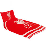Liverpool F.C. sengetøj i rød med hvidt Liverbird-logo og "L.F.C." initialer på dyne og pudebetræk.