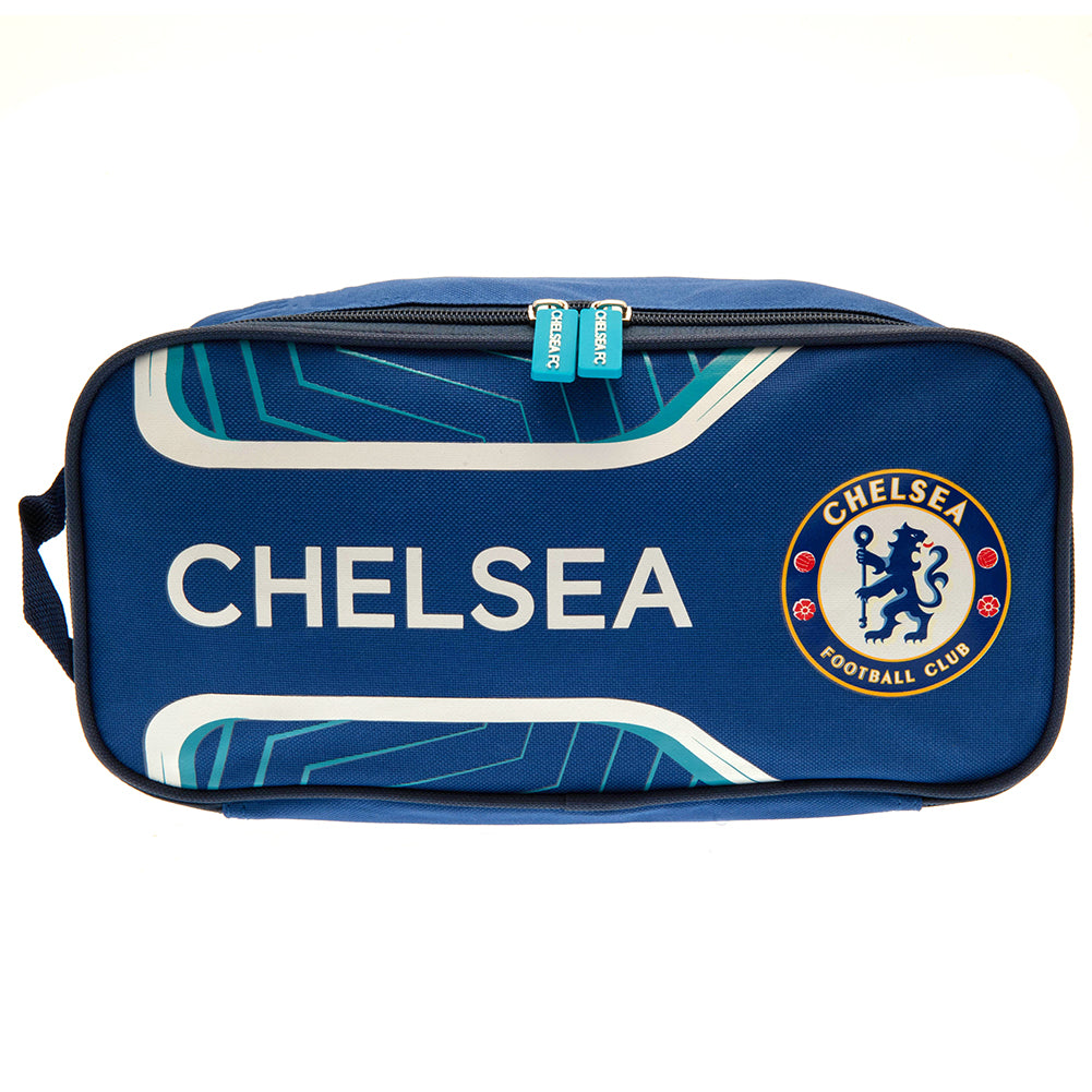 Blå Chelsea FC støvletaske med logo og tekst, dobbelt lynlås med Chelsea FC-detaljer.