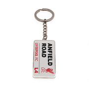 Nøglering med Anfield Road gadeskilt, Liverpool FC logo og teksten "LIVERPOOL FC" i rødt.