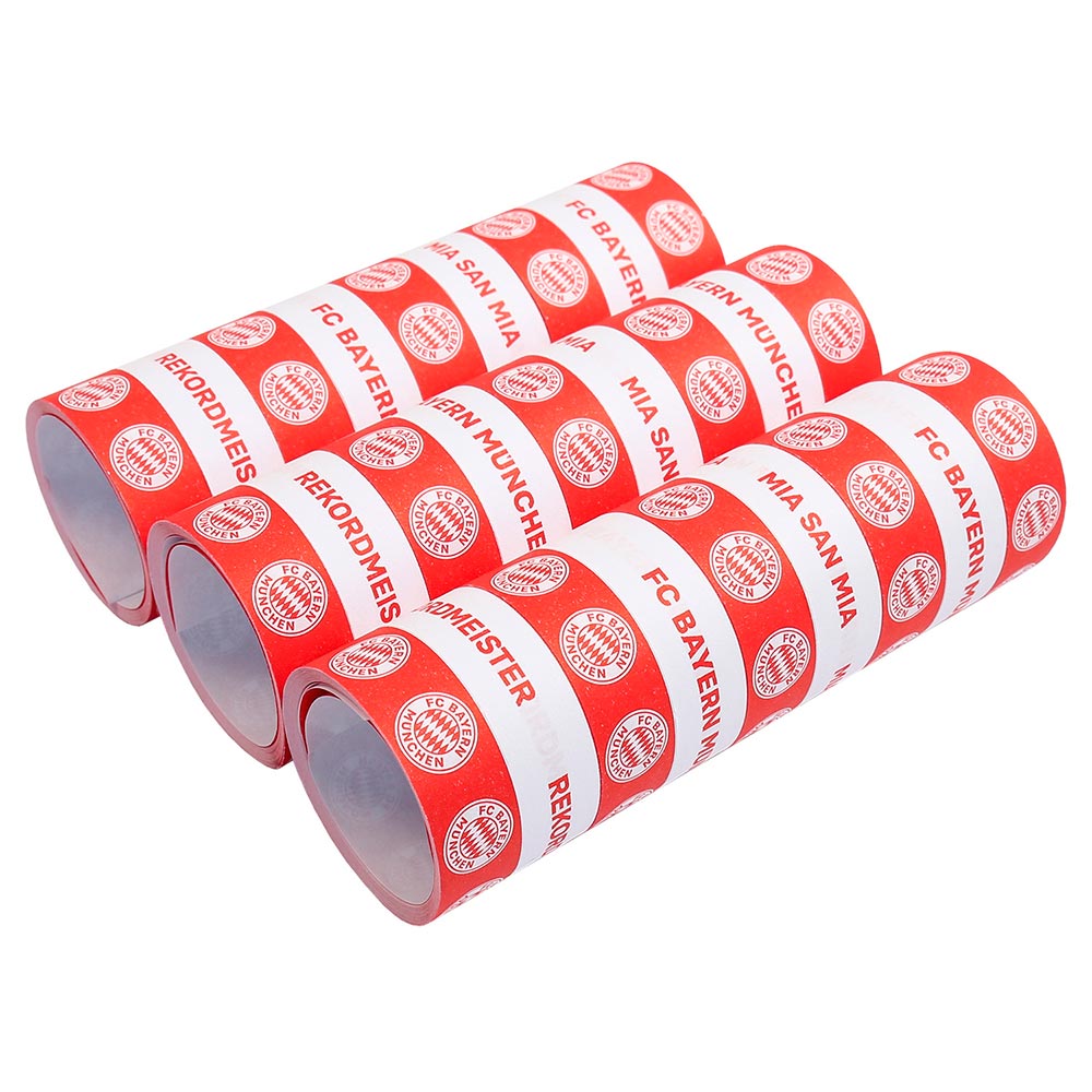 Ruller med rød-hvide serpentiner, FC Bayern München logo og tekst som "MIA SAN MIA".