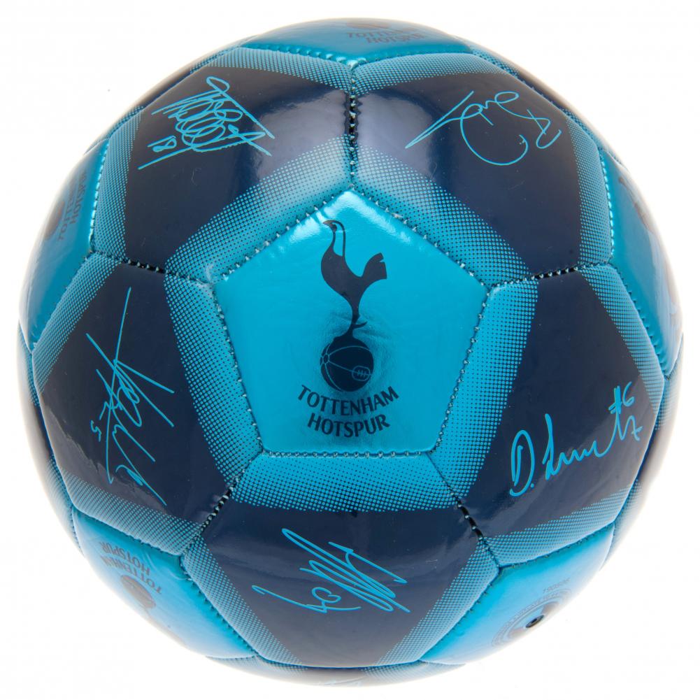 Blå og sort fodbold med Tottenham-logo og autografer på panelerne.