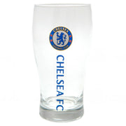 Klart glas med Chelsea FC-logo og blå tekst "CHELSEA FC" lodret. Højde: 15,5 cm.