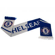 Chelsea FC halstørklæde i blå og hvid med logo og tekst, frynser i enderne.